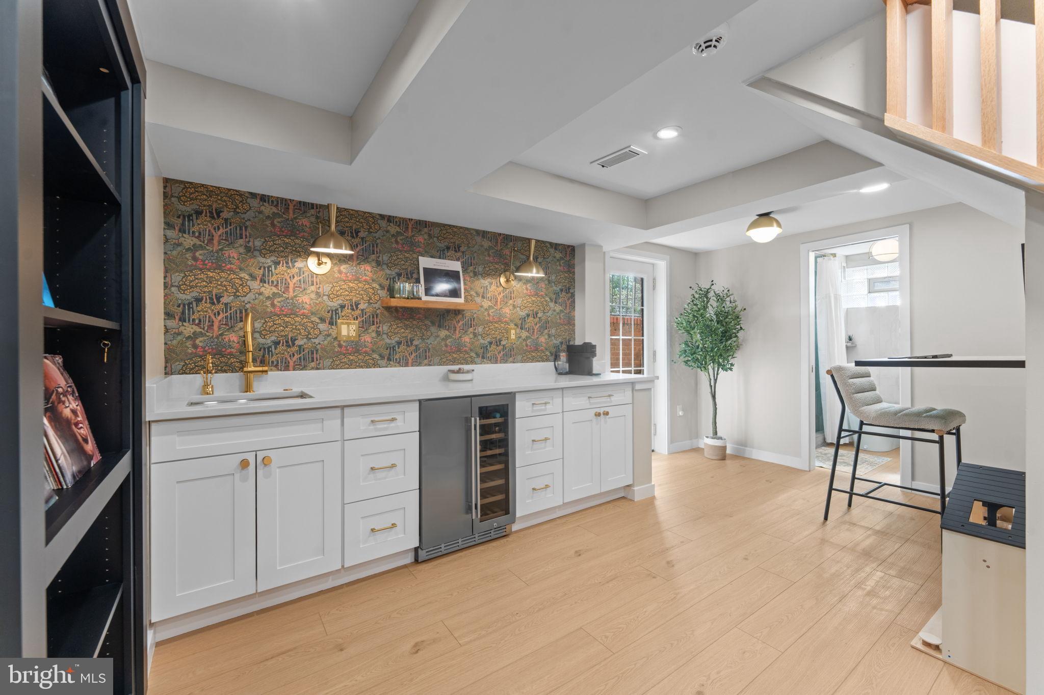 1604 HIGHLAND DRIVE