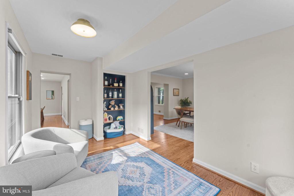 1604 HIGHLAND DRIVE
