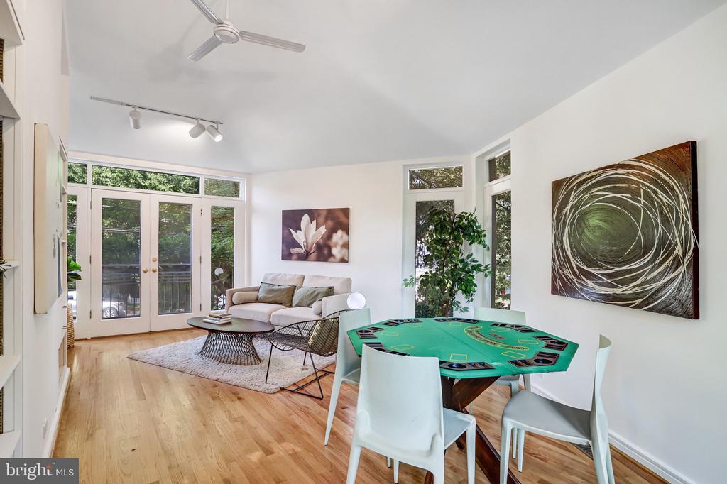 4224 OAKRIDGE LANE