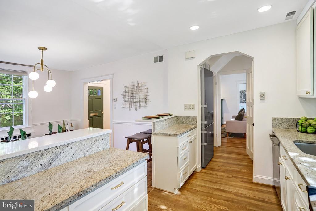4224 OAKRIDGE LANE
