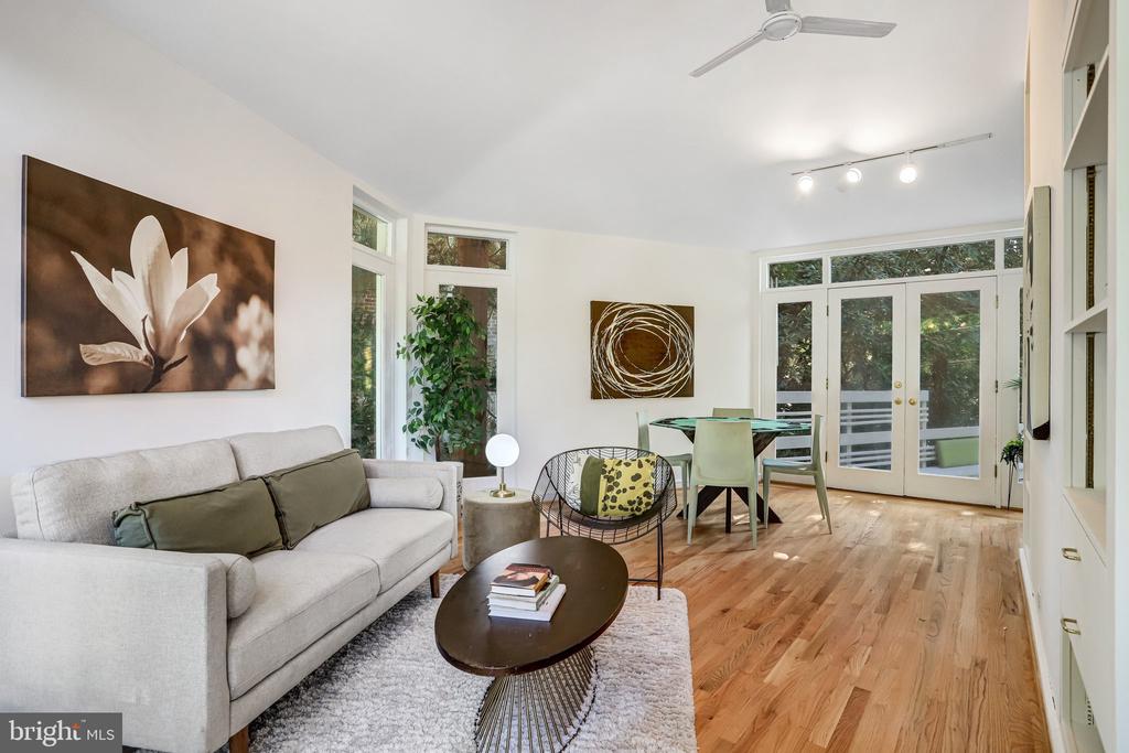 4224 OAKRIDGE LANE