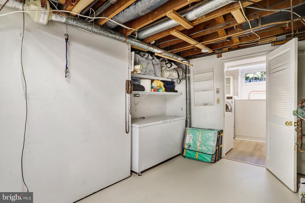 4224 OAKRIDGE LANE