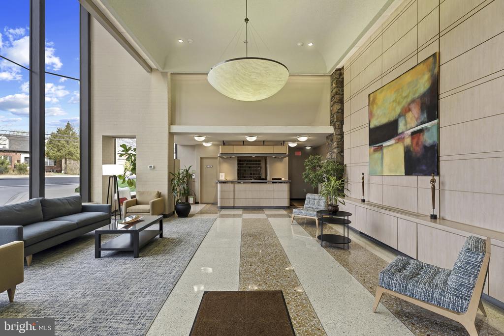 4242 E WEST HIGHWAY 506