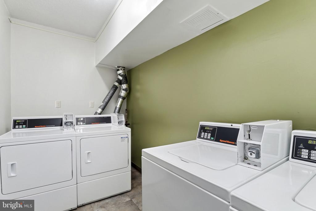 4242 E WEST HIGHWAY 506