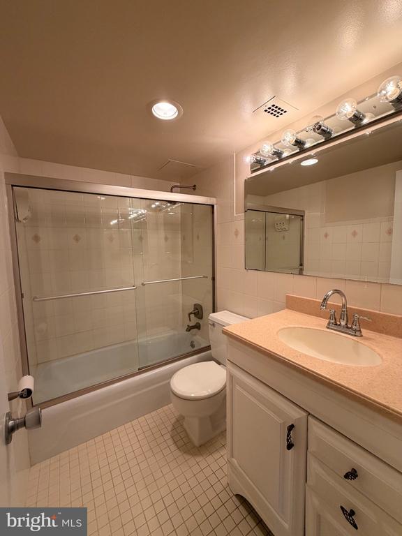 4242 E WEST HIGHWAY 506