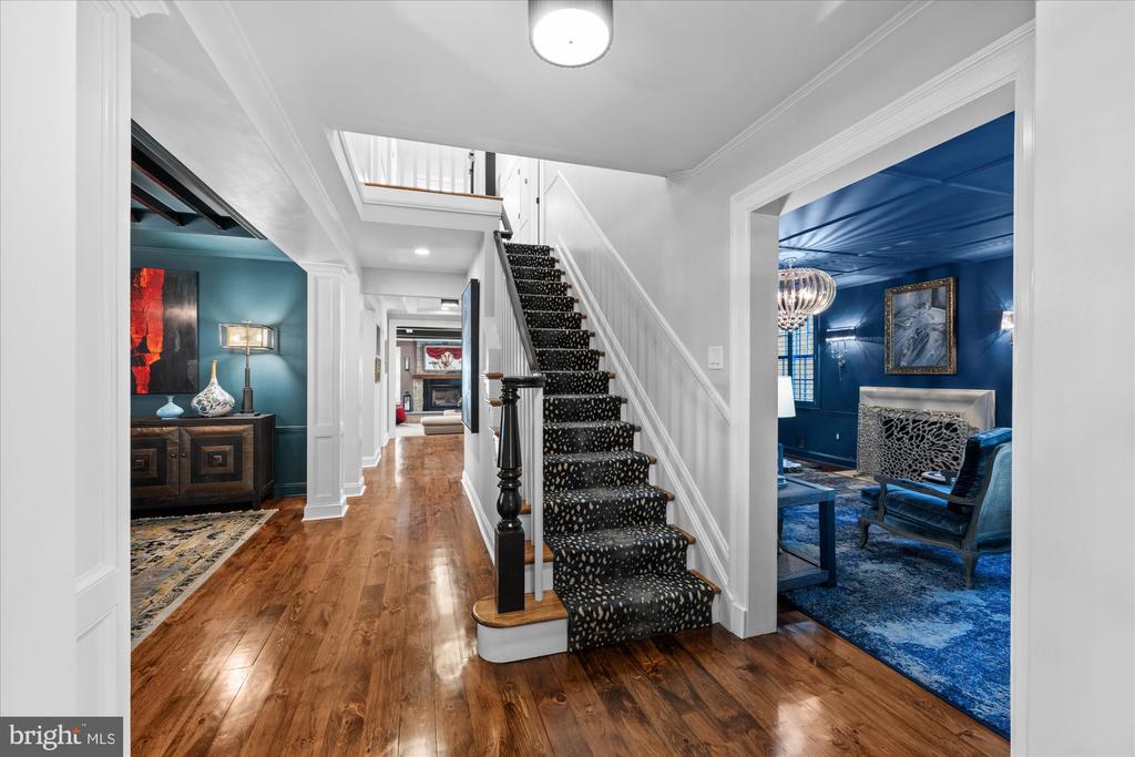 6 LELAND COURT