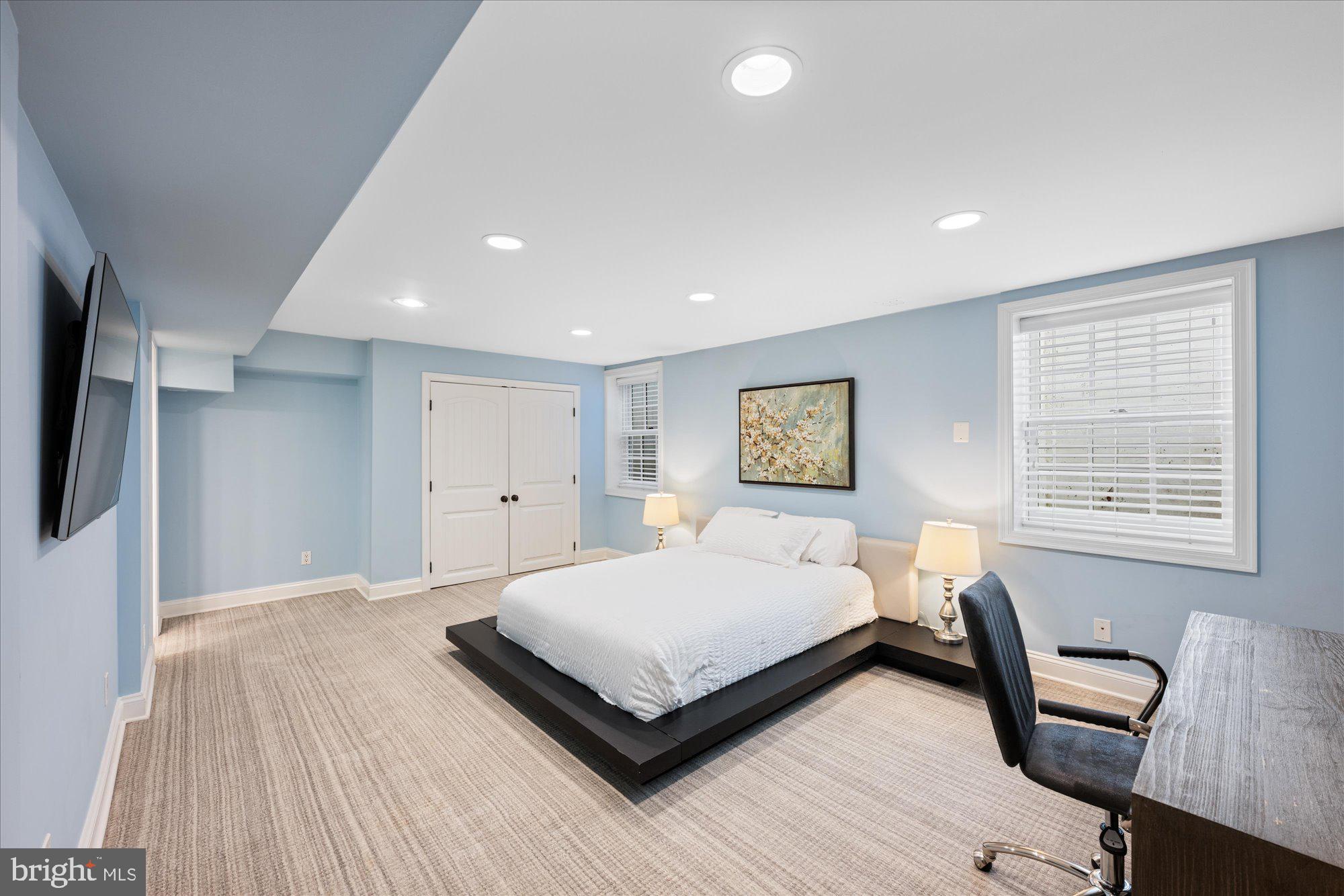 6 LELAND COURT