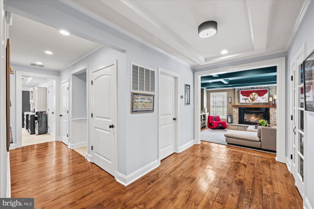 6 LELAND COURT