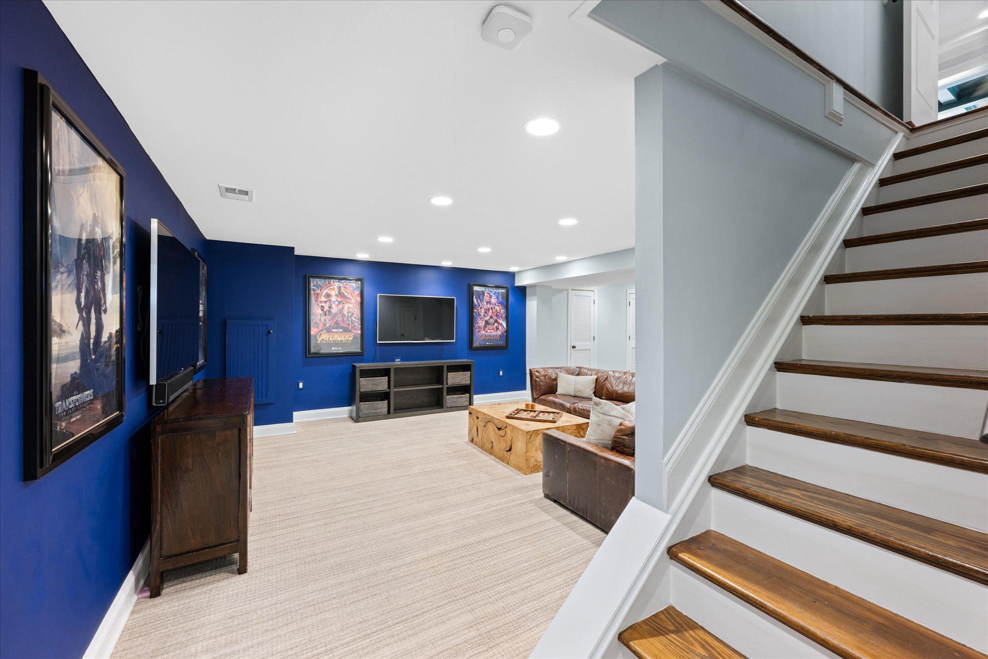 6 LELAND COURT