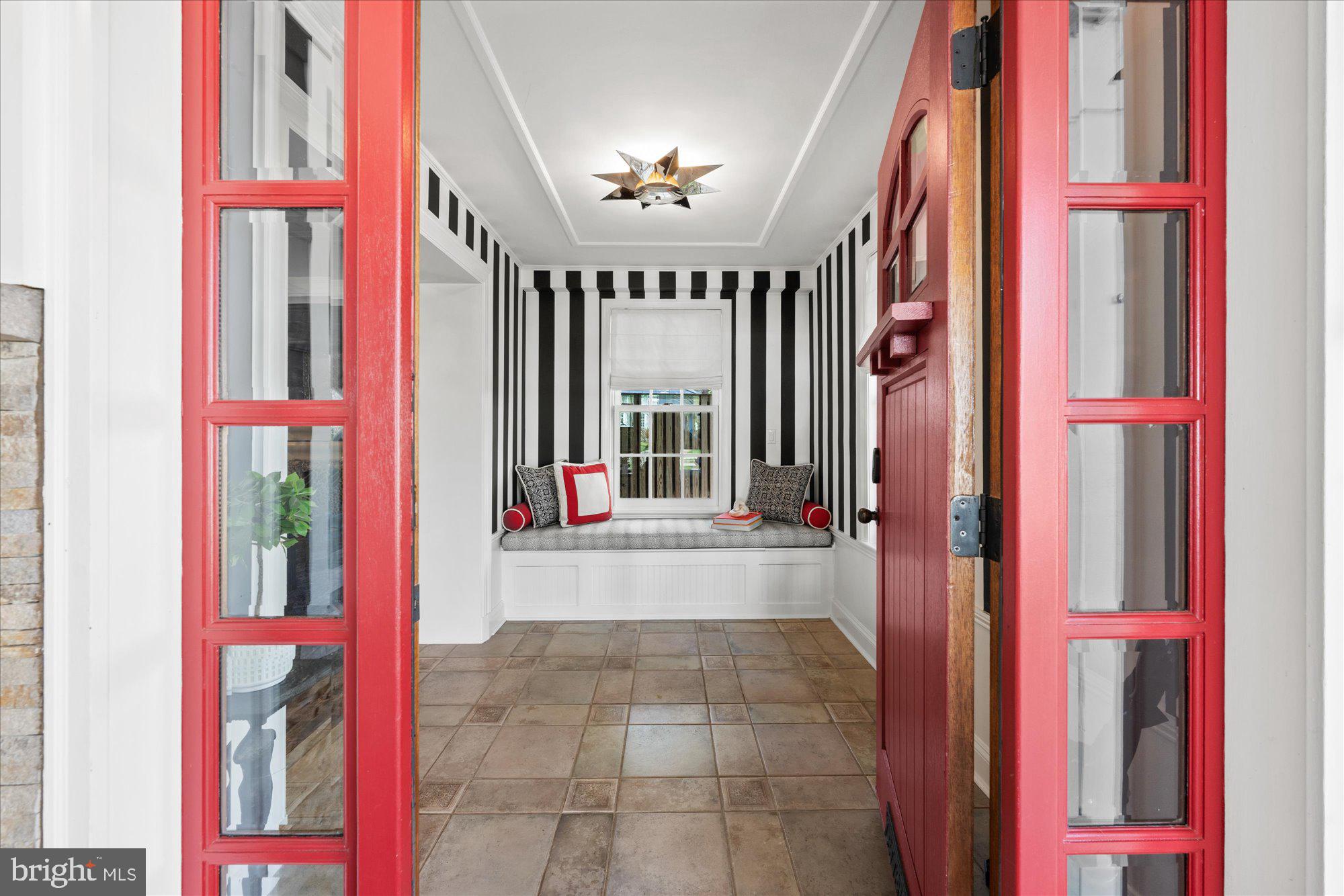 6 LELAND COURT