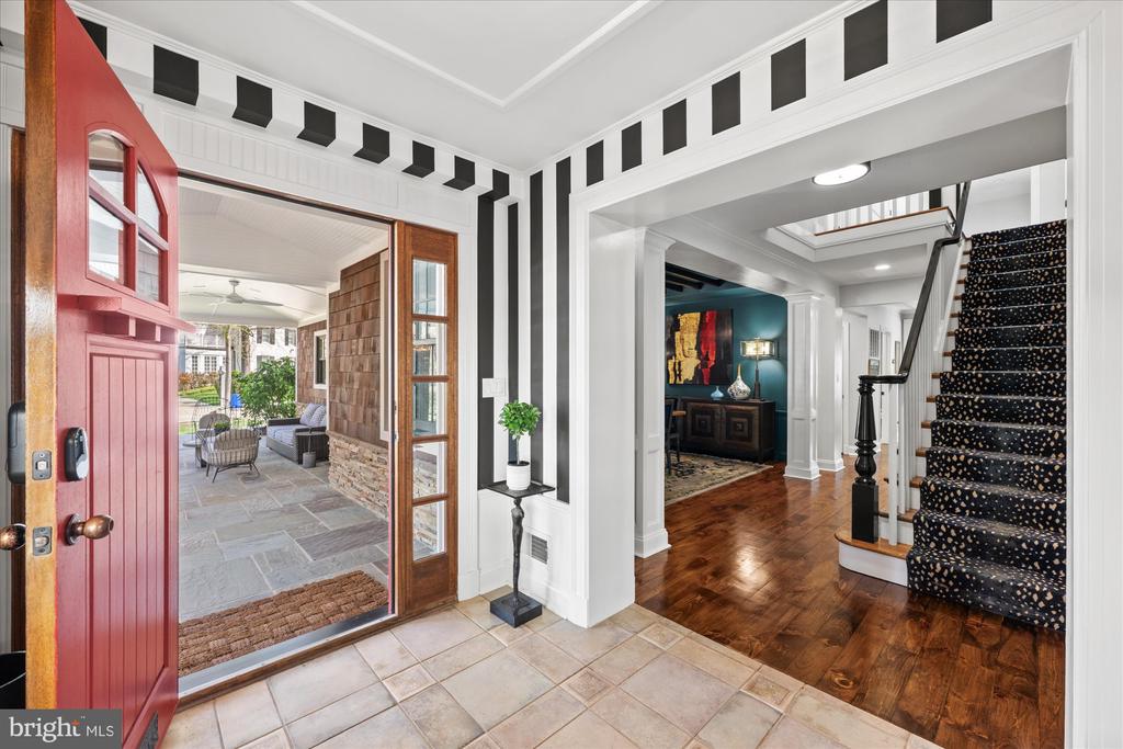 6 LELAND COURT
