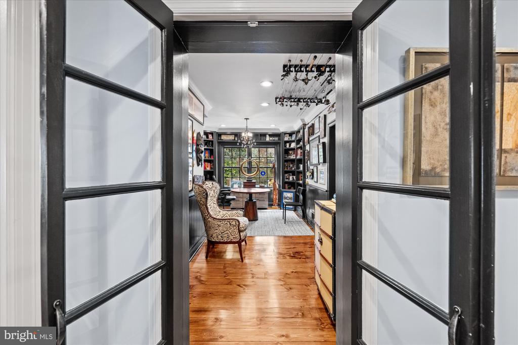 6 LELAND COURT