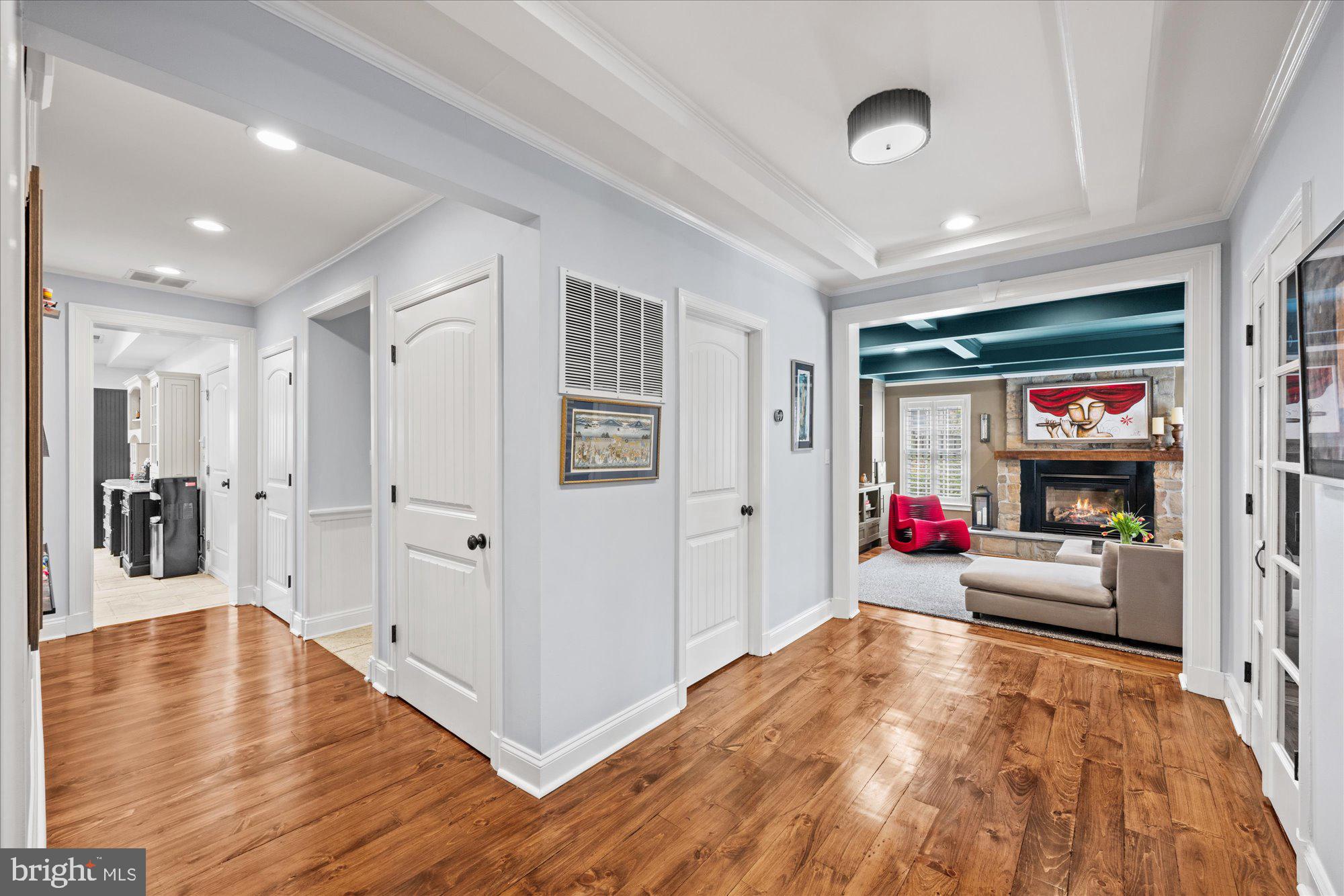 6 LELAND COURT