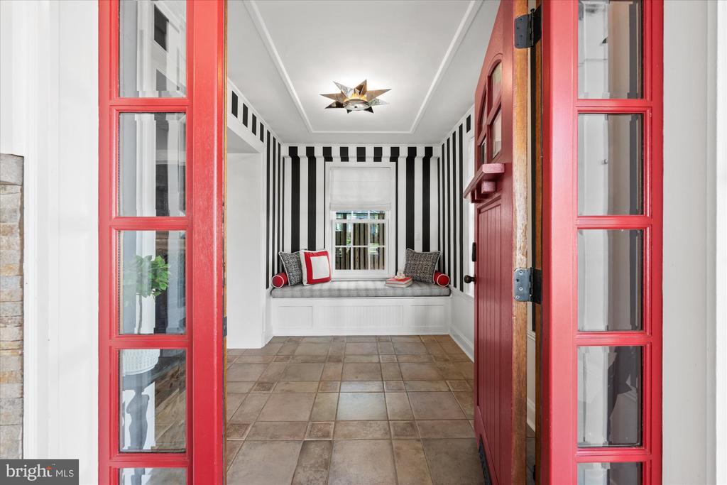 6 LELAND COURT