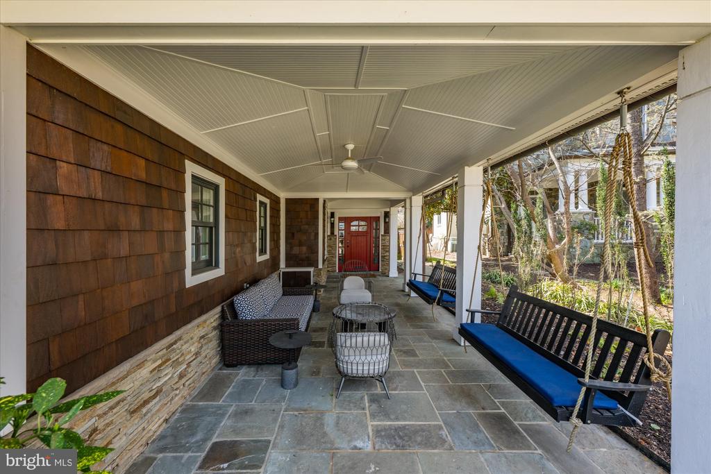 6 LELAND COURT