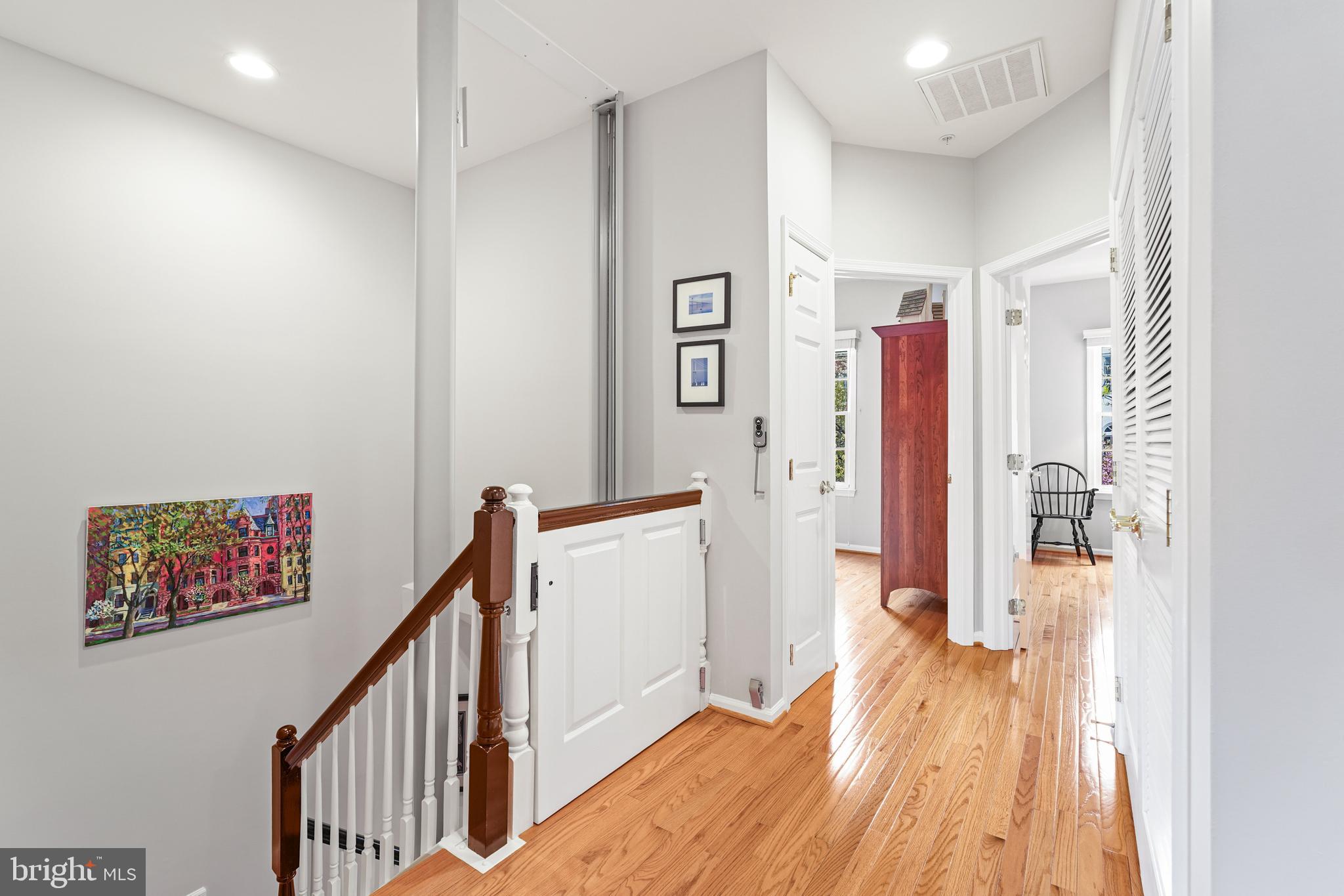808 OAK KNOLL TERRACE