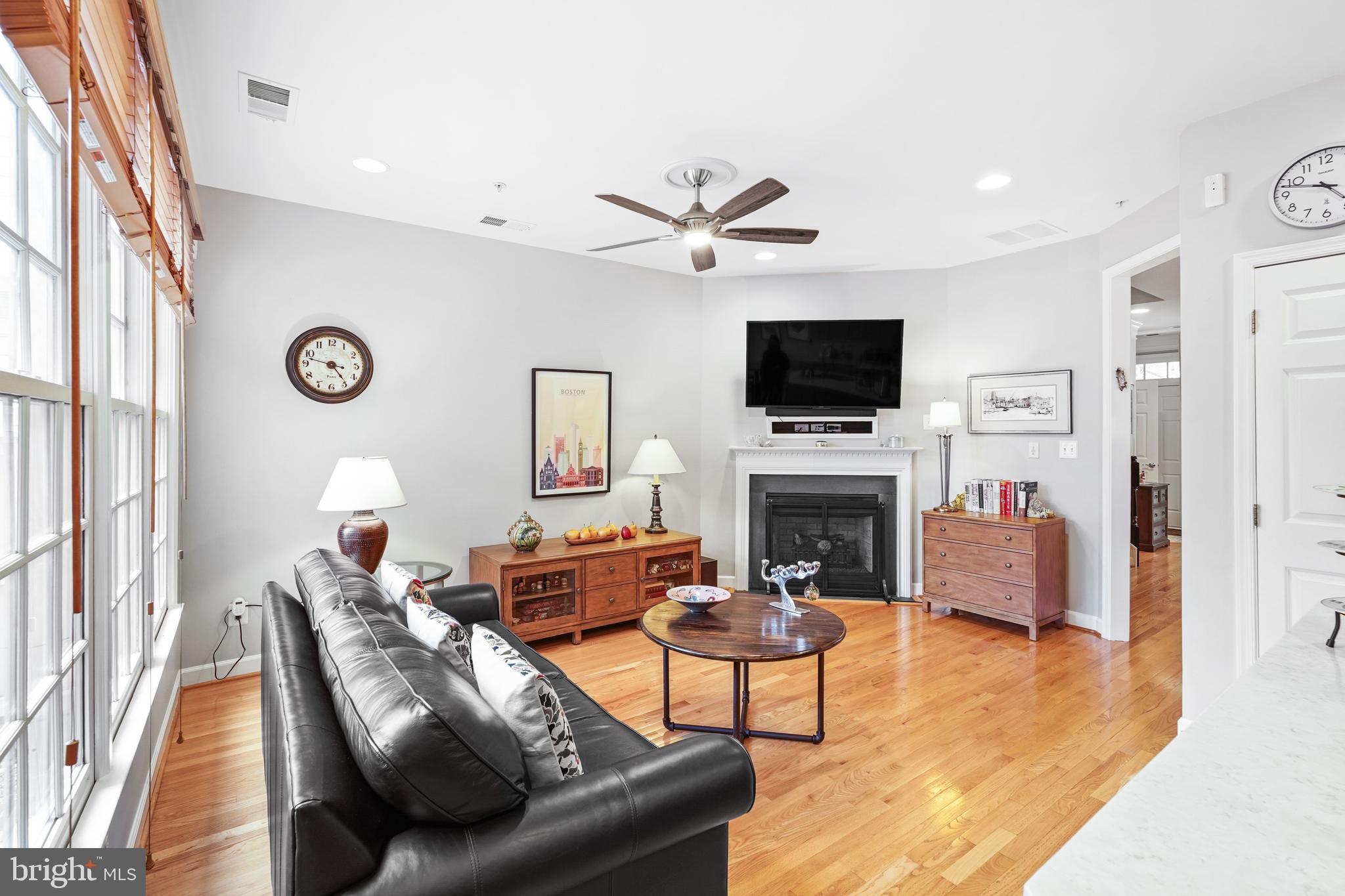 808 OAK KNOLL TERRACE