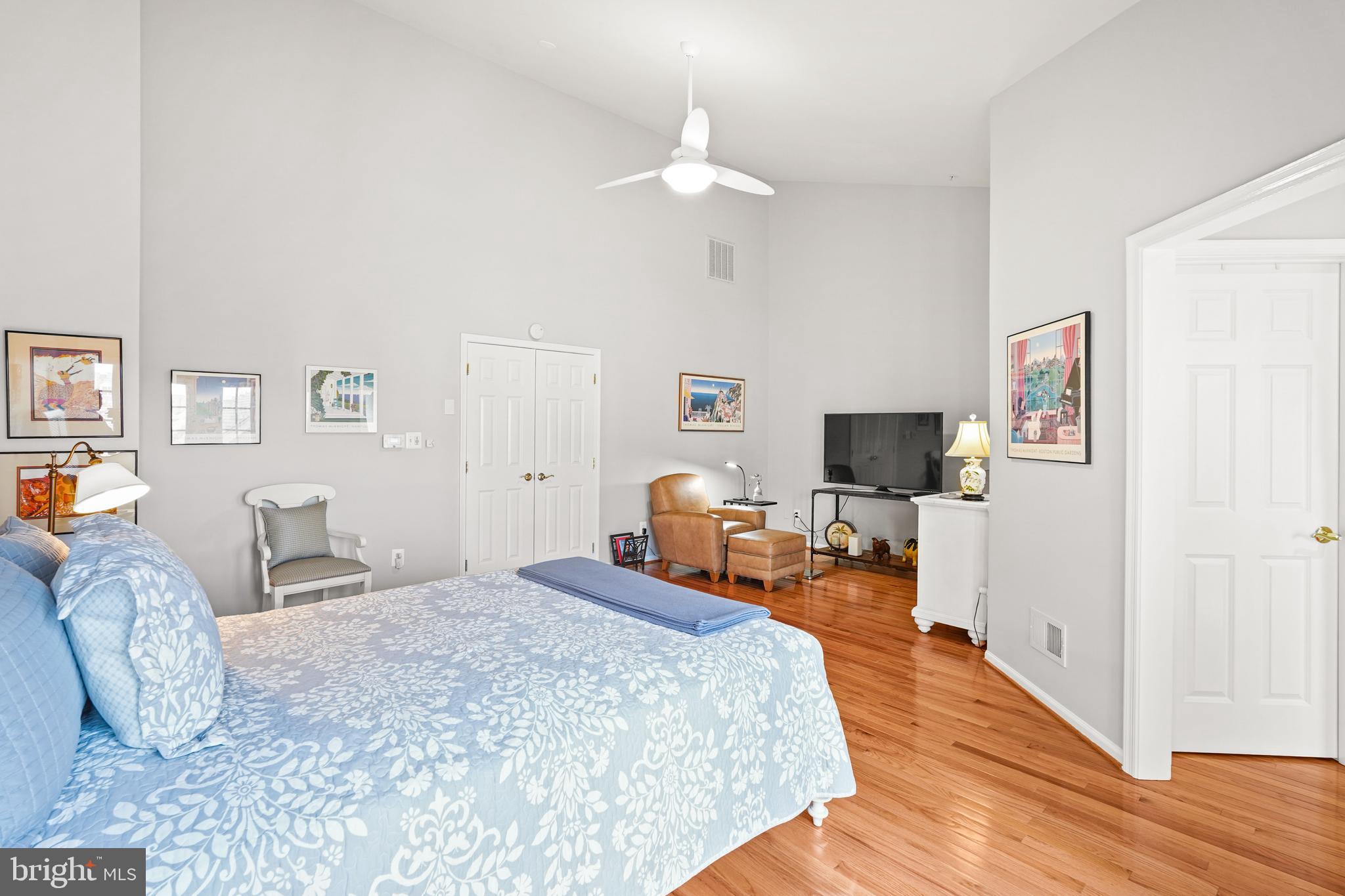 808 OAK KNOLL TERRACE