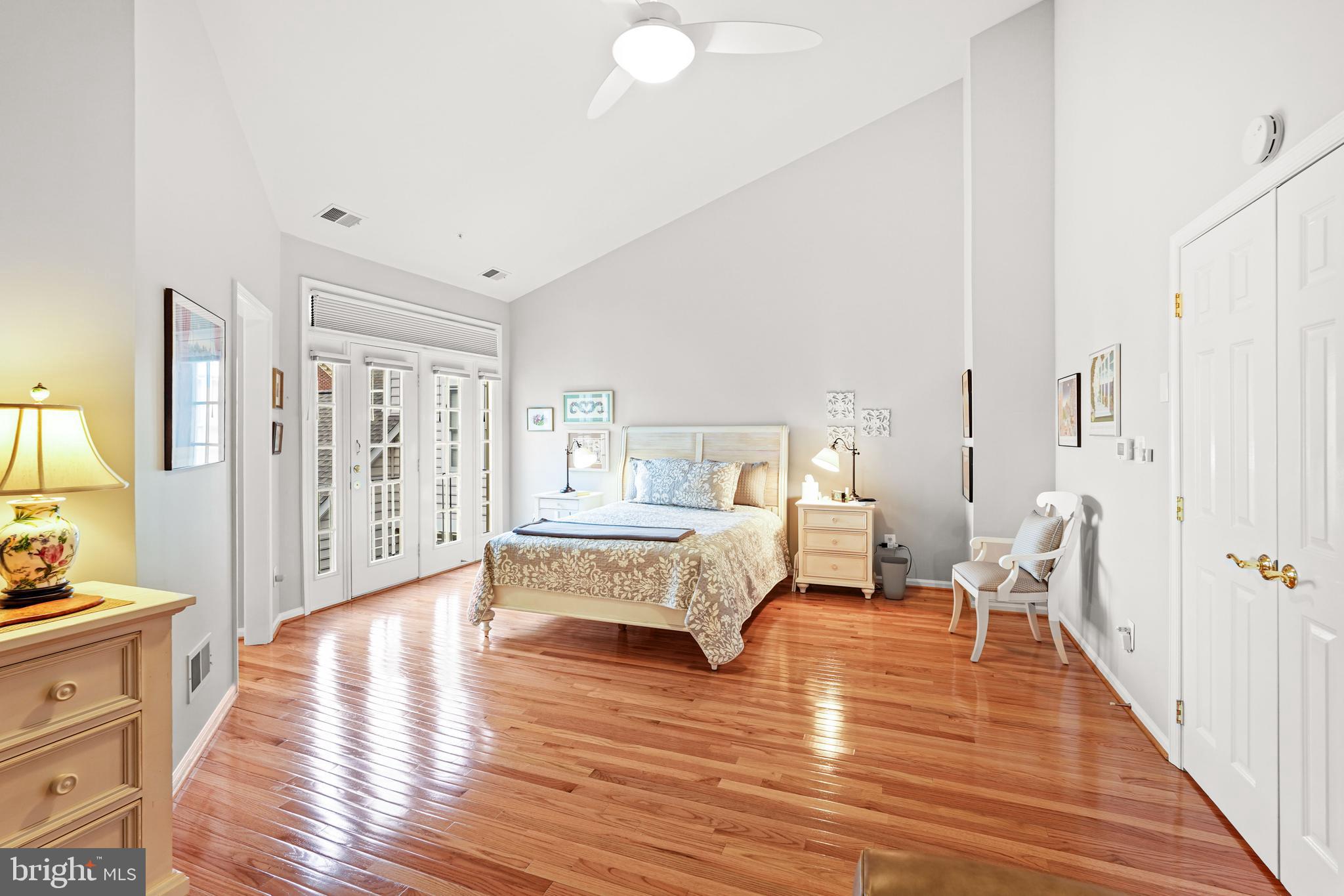 808 OAK KNOLL TERRACE