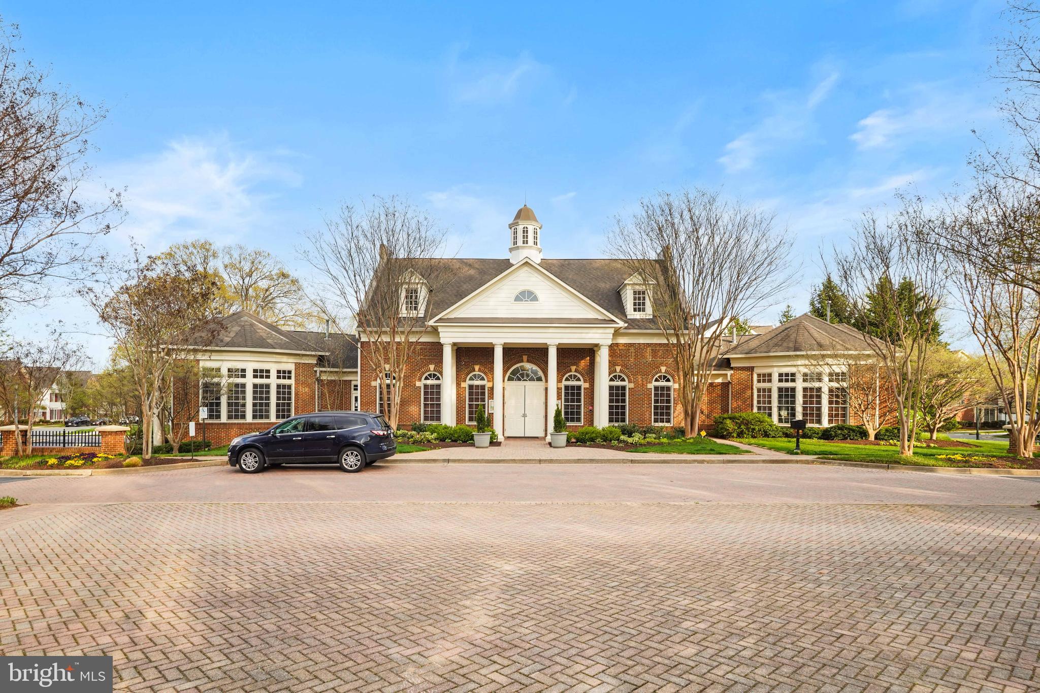 808 OAK KNOLL TERRACE