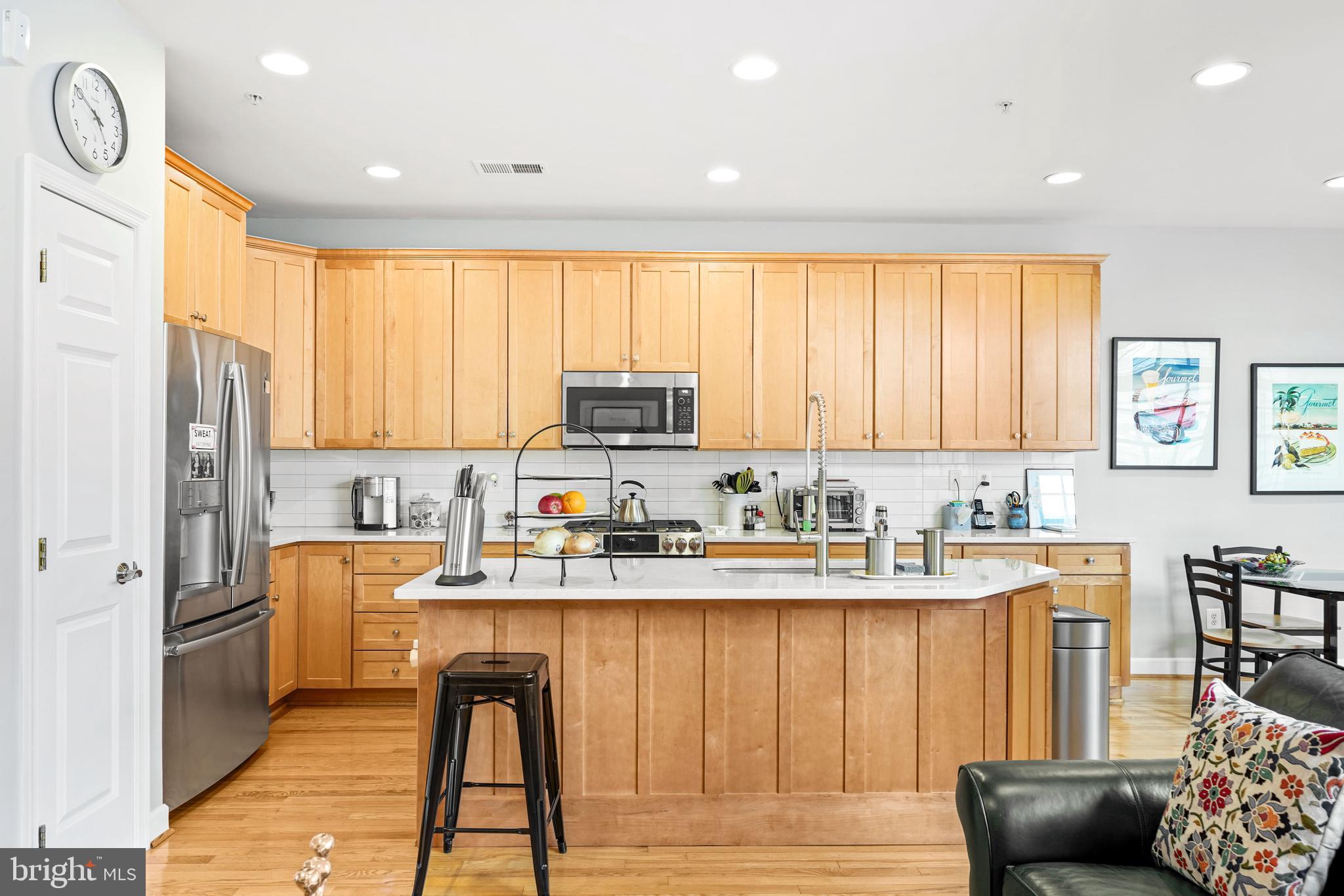 808 OAK KNOLL TERRACE