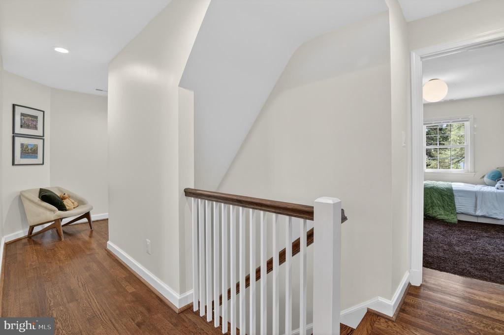4225 OAKRIDGE LANE