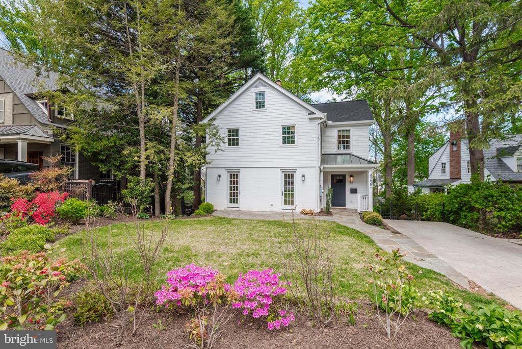 4225 OAKRIDGE LANE