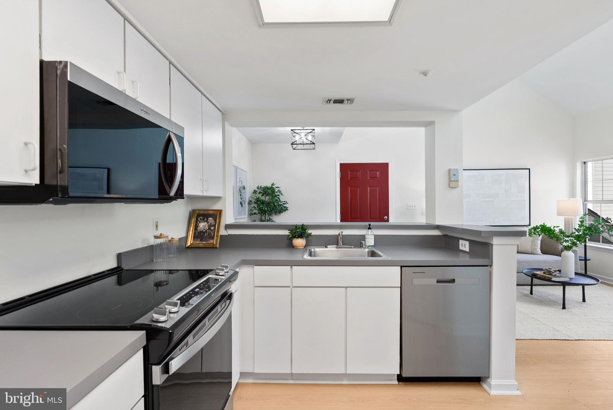 921 HILLSIDE LAKE TERRACE 308