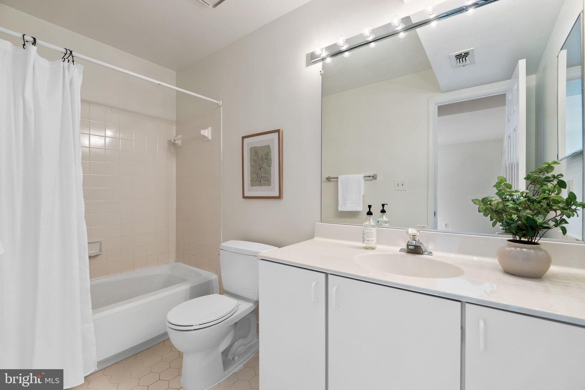 921 HILLSIDE LAKE TERRACE 308