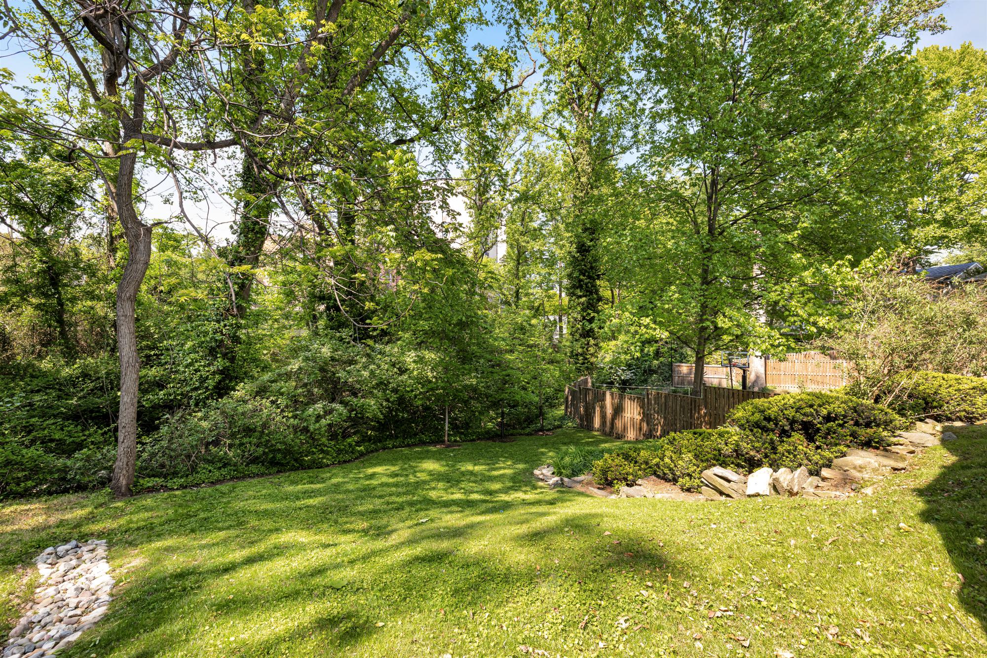 4215 OAKRIDGE