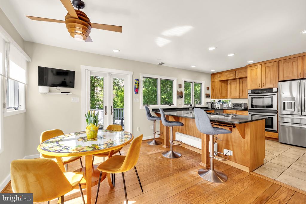 4215 OAKRIDGE
