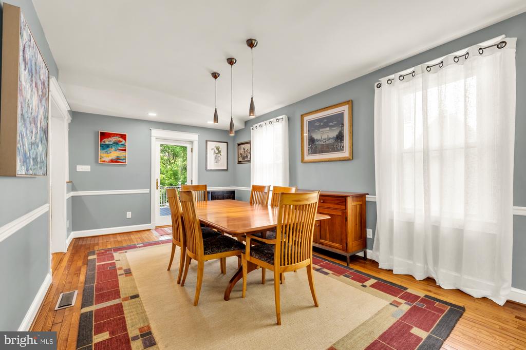 4215 OAKRIDGE