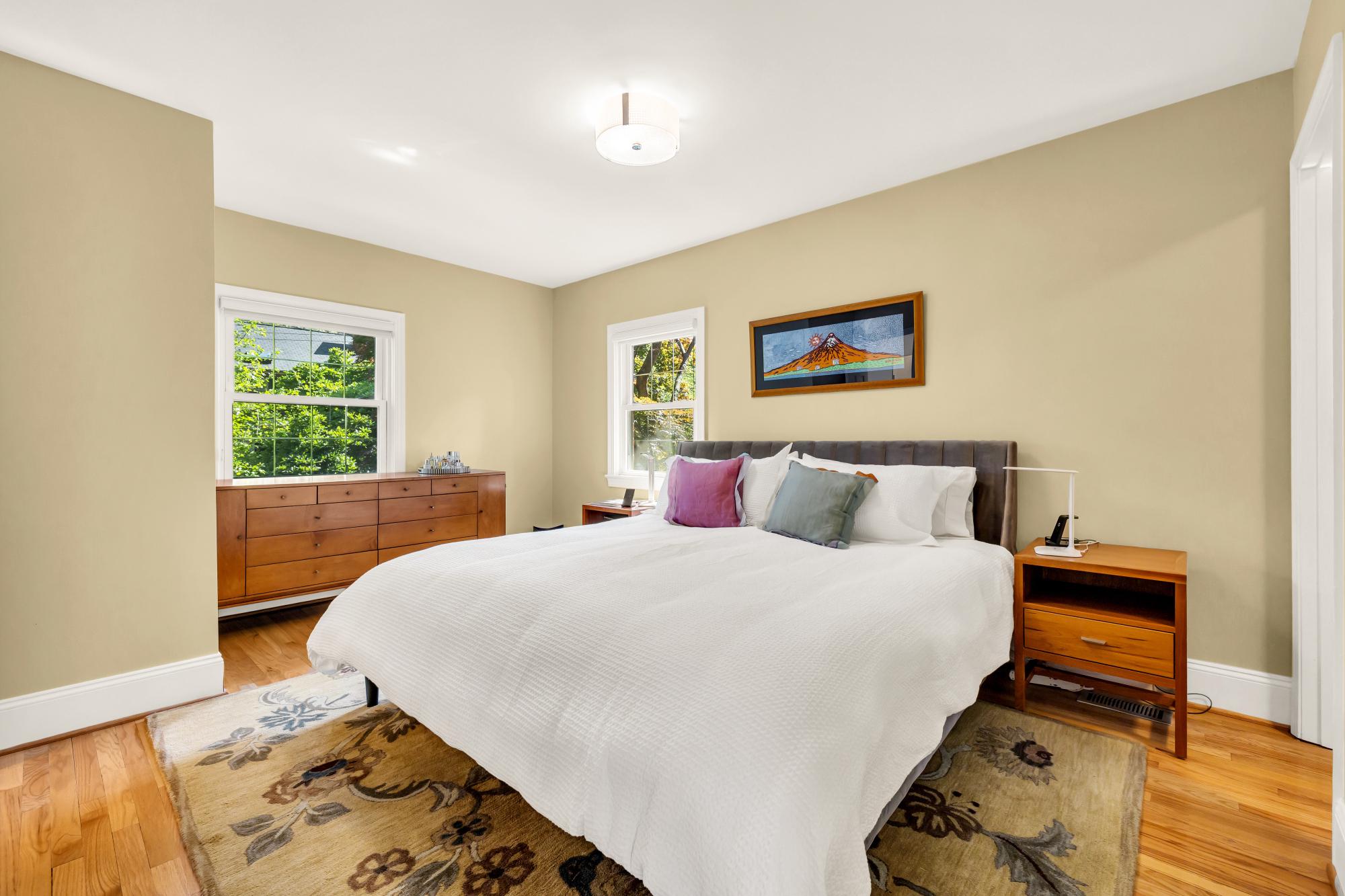 4215 OAKRIDGE