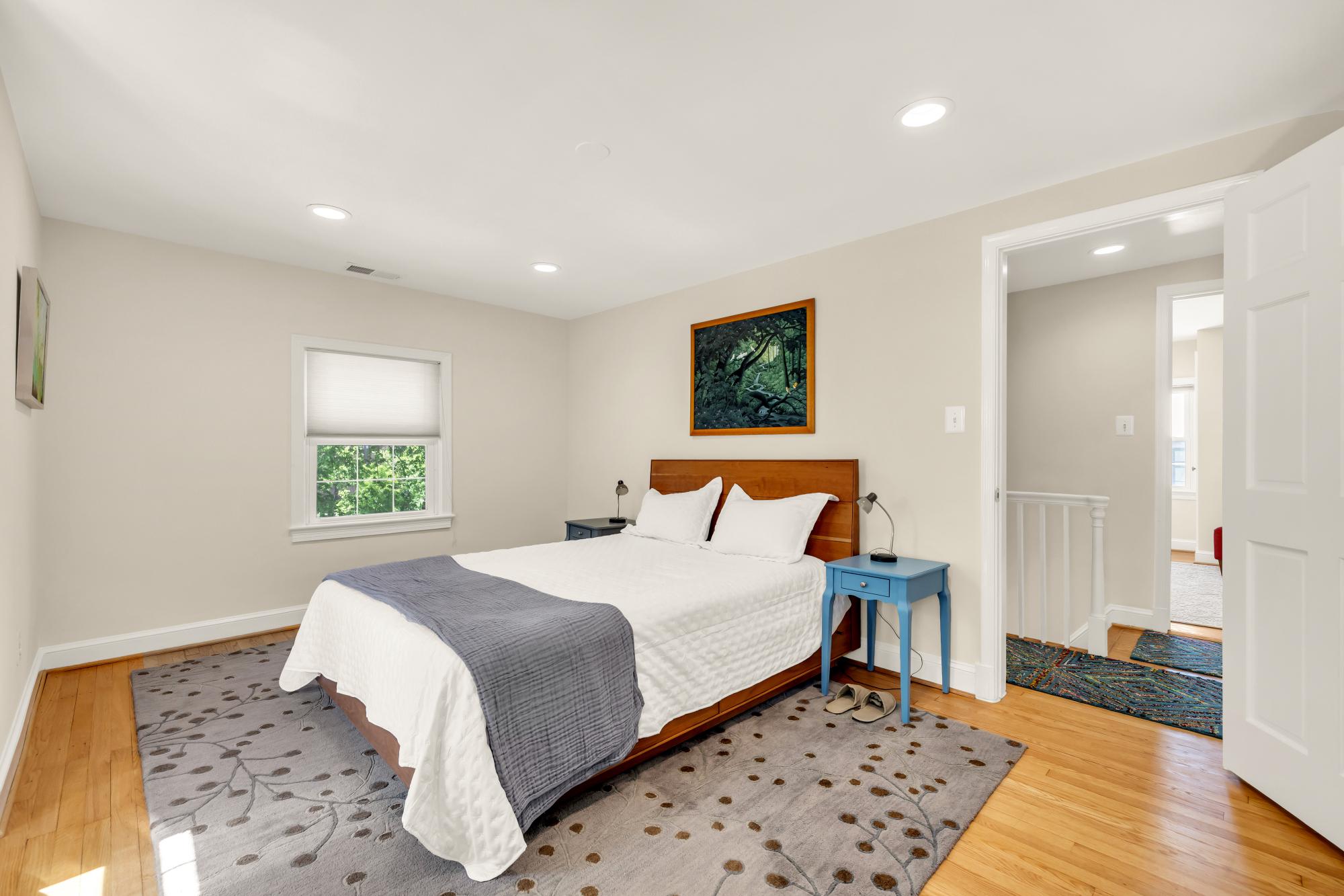4215 OAKRIDGE