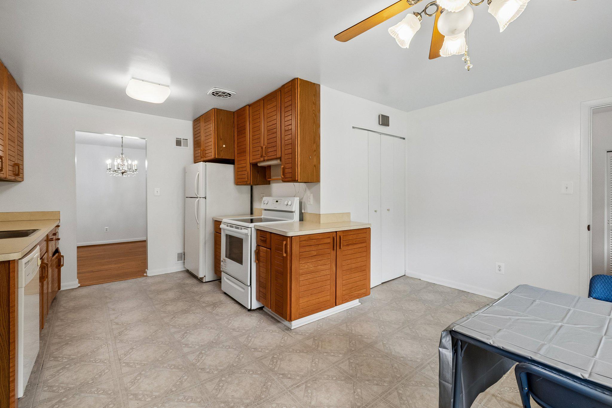 2807 HATHAWAY TERRACE