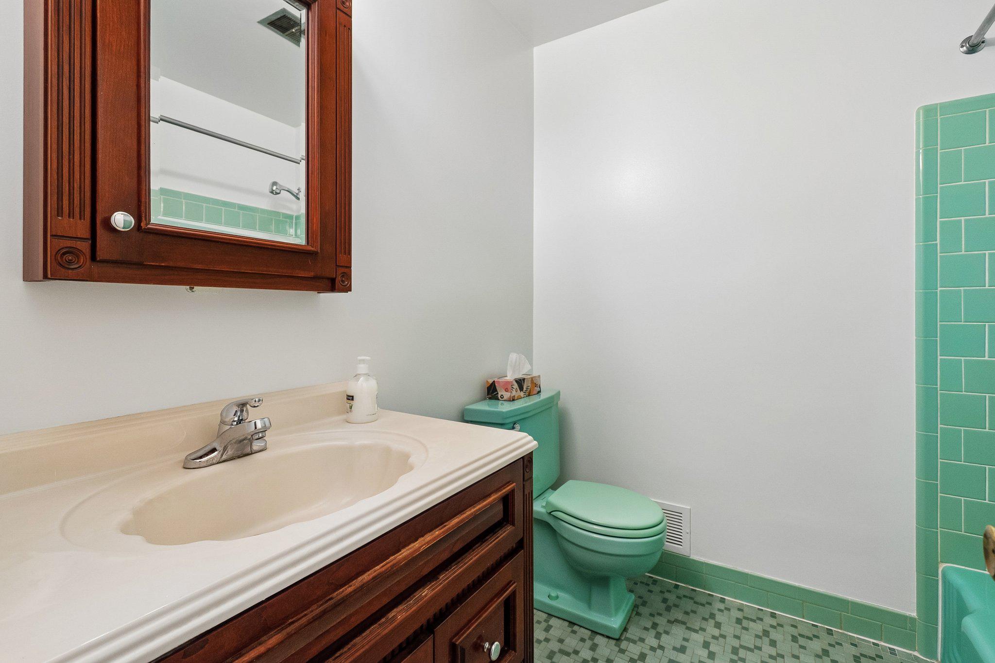 2807 HATHAWAY TERRACE