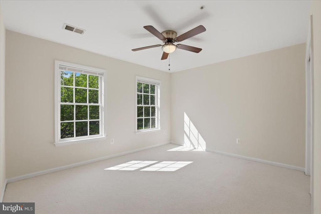1006 HERITAGE FIELDS AVENUE