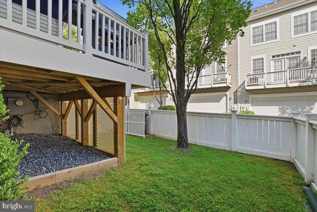 1006 HERITAGE FIELDS AVENUE