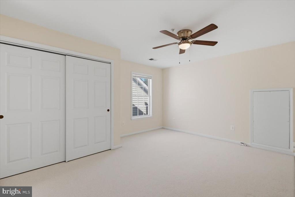 1006 HERITAGE FIELDS AVENUE