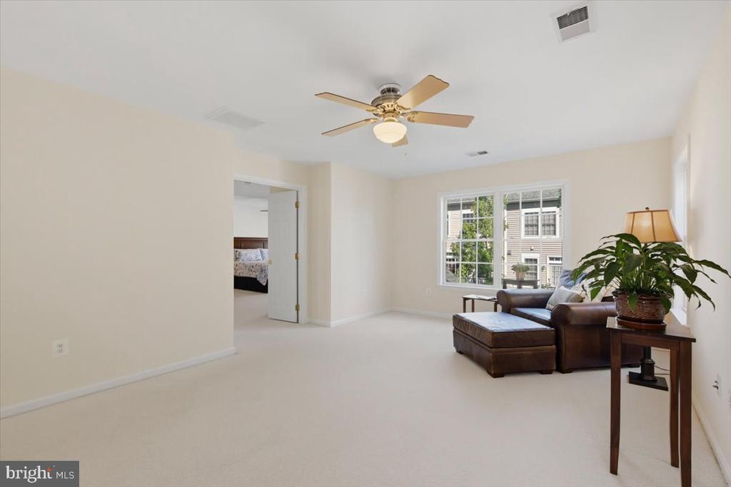 1006 HERITAGE FIELDS AVENUE