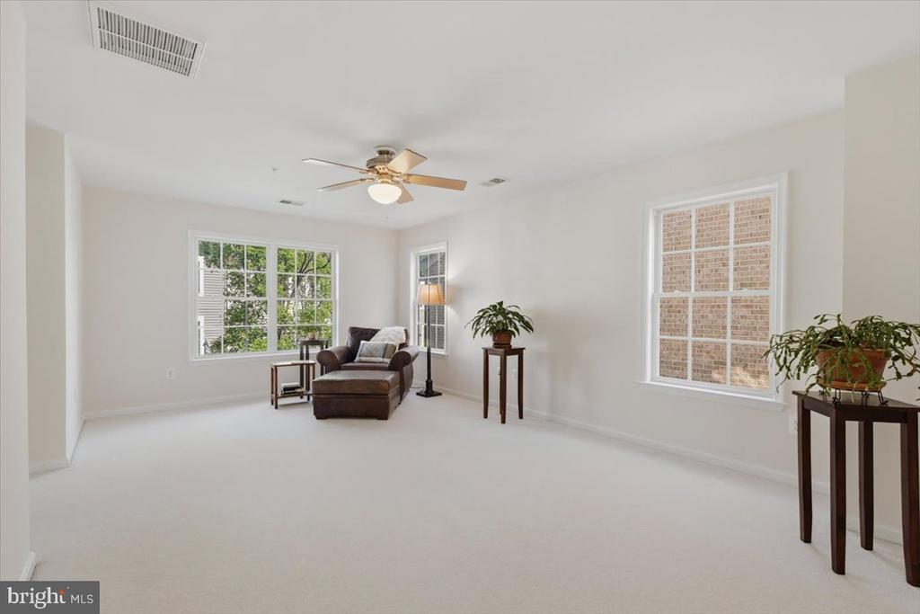 1006 HERITAGE FIELDS AVENUE