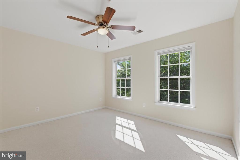 1006 HERITAGE FIELDS AVENUE