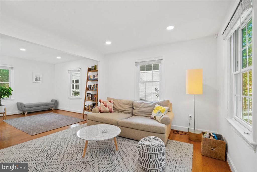 4842 PARK AVENUE