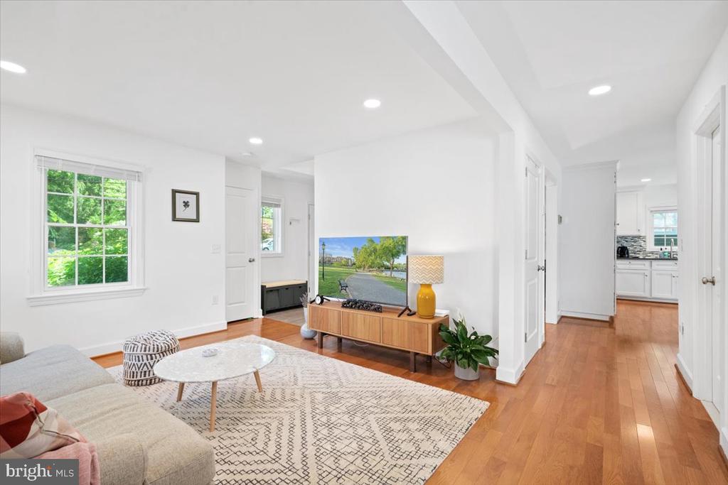 4842 PARK AVENUE
