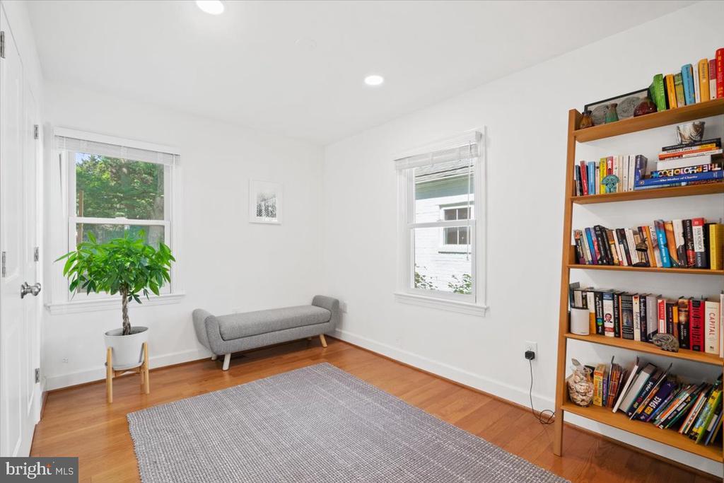 4842 PARK AVENUE