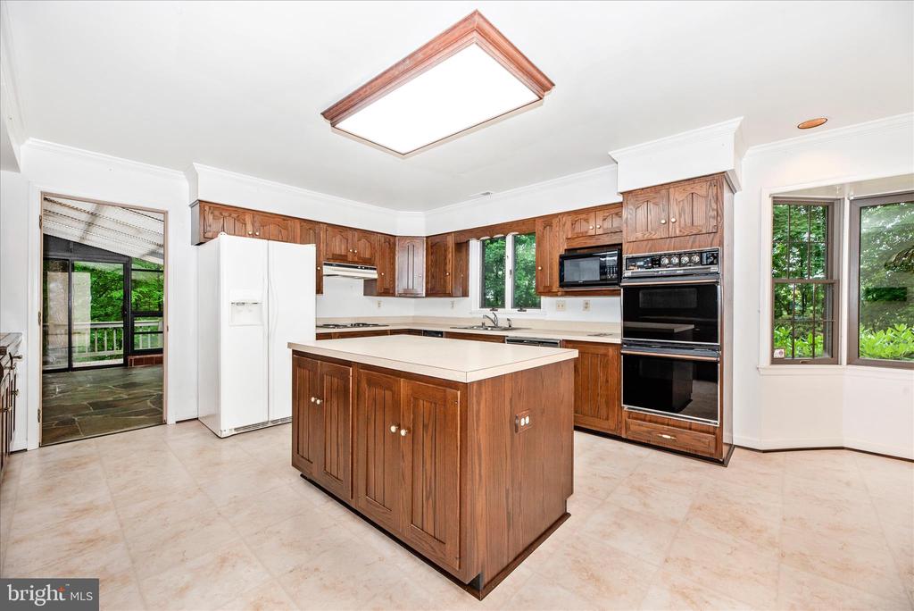 2221 GOLD MINE ROAD