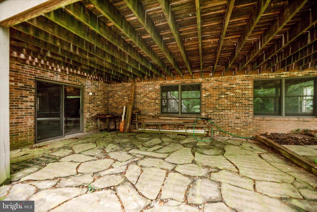 2221 GOLD MINE ROAD
