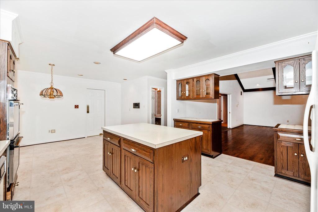 2221 GOLD MINE ROAD