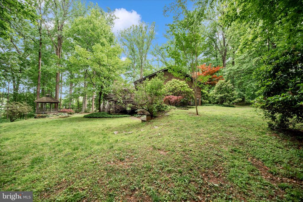 2221 GOLD MINE ROAD
