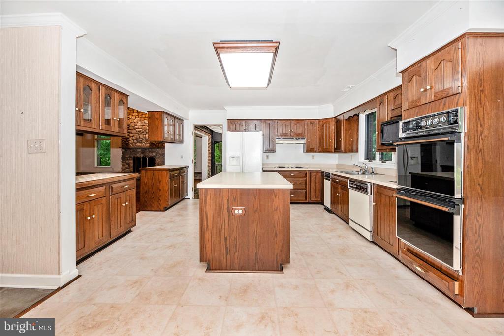 2221 GOLD MINE ROAD